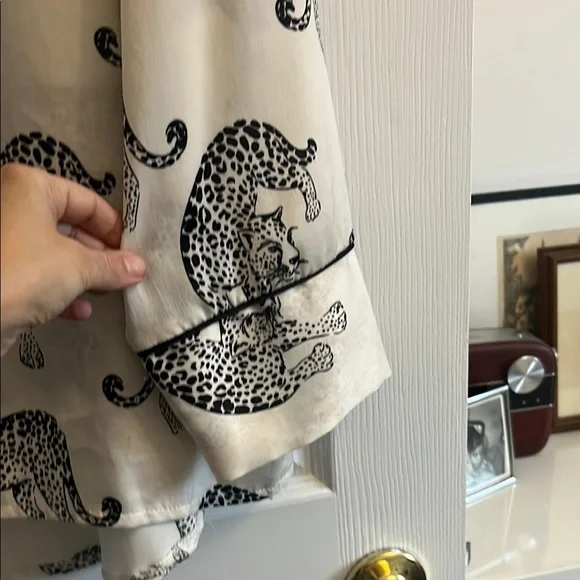 Leopard Print top - Picture 3 of 4